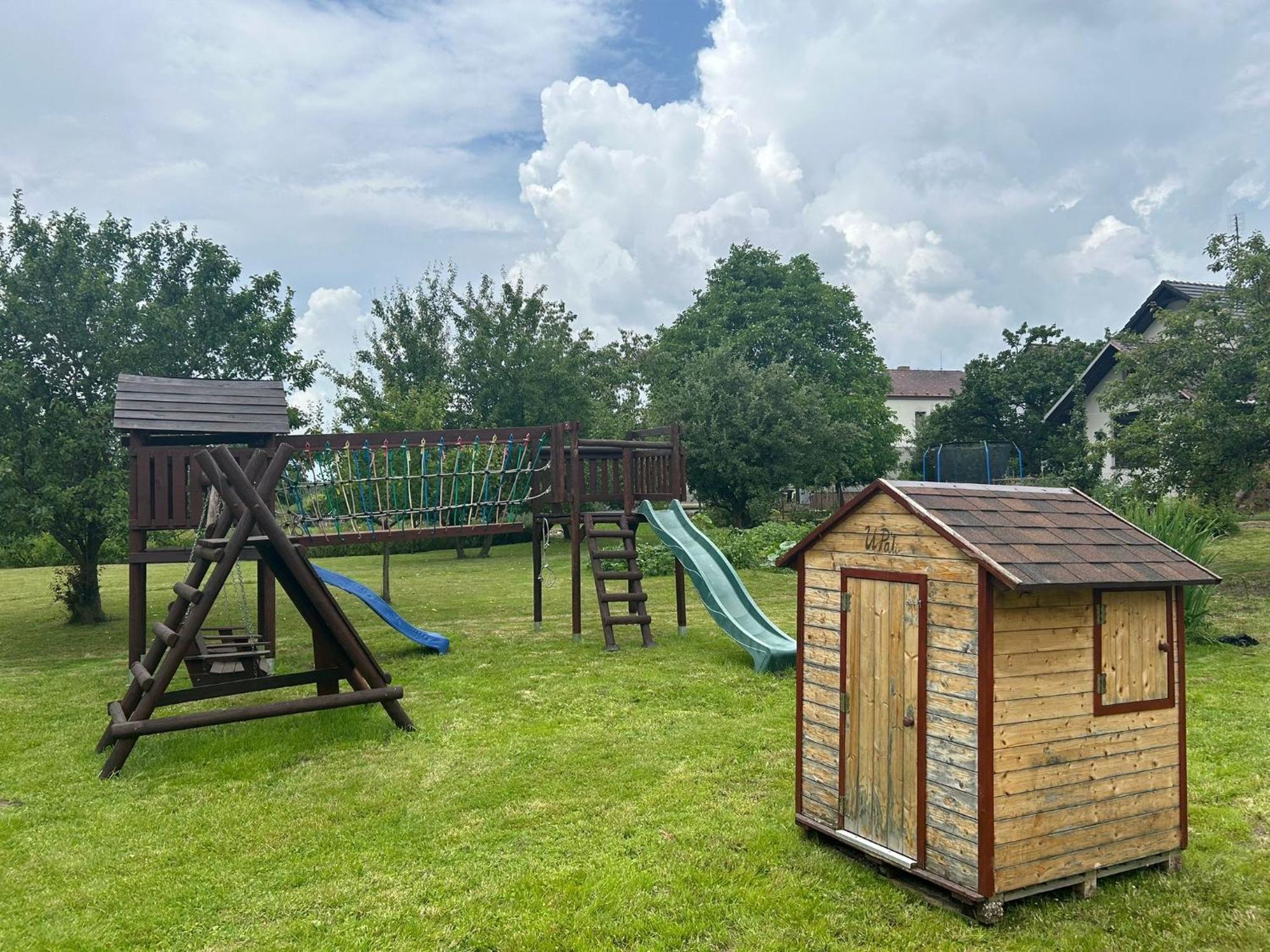 Penzion Na Obci Třeboň Esterno foto