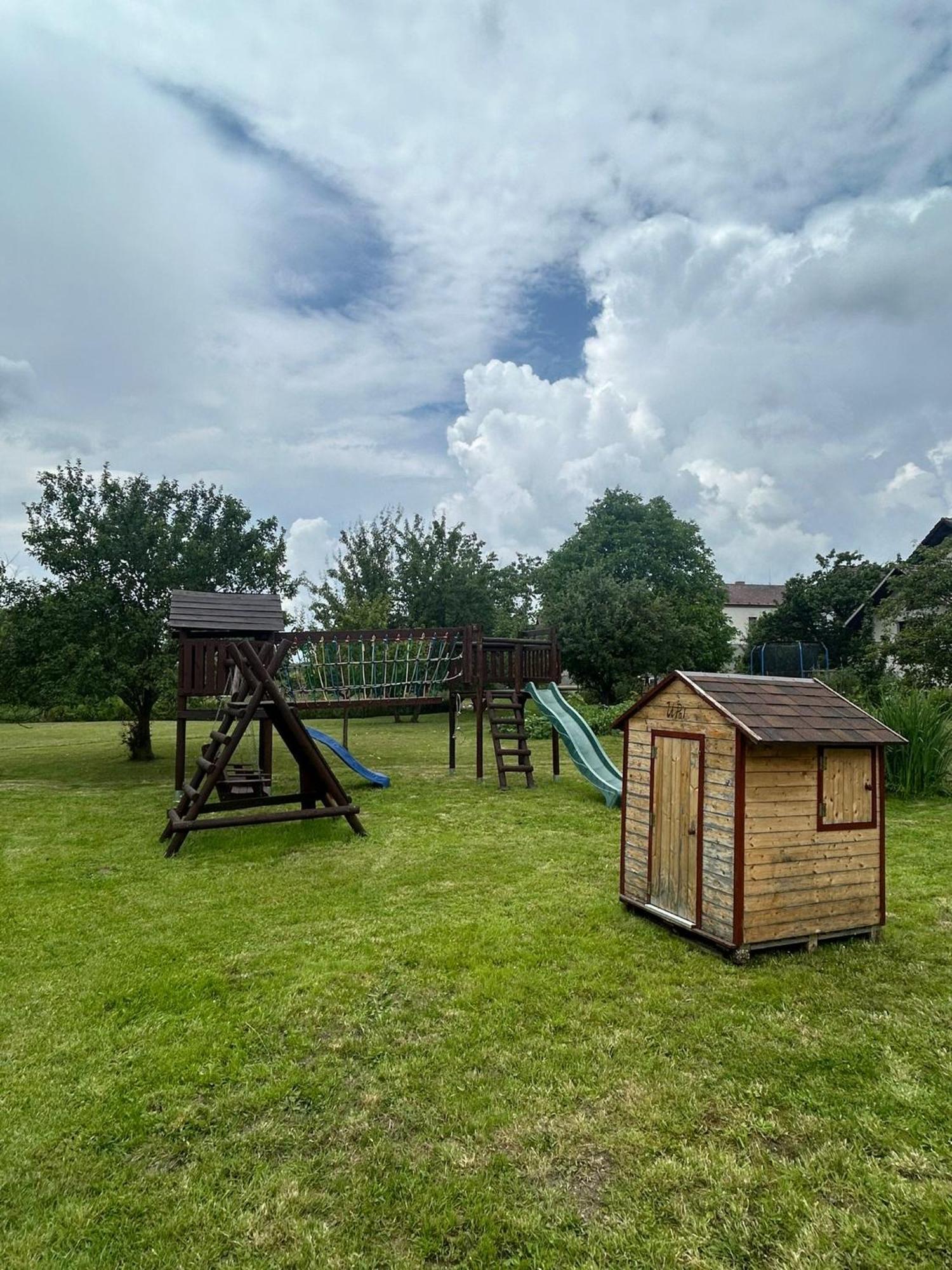 Penzion Na Obci Třeboň Esterno foto